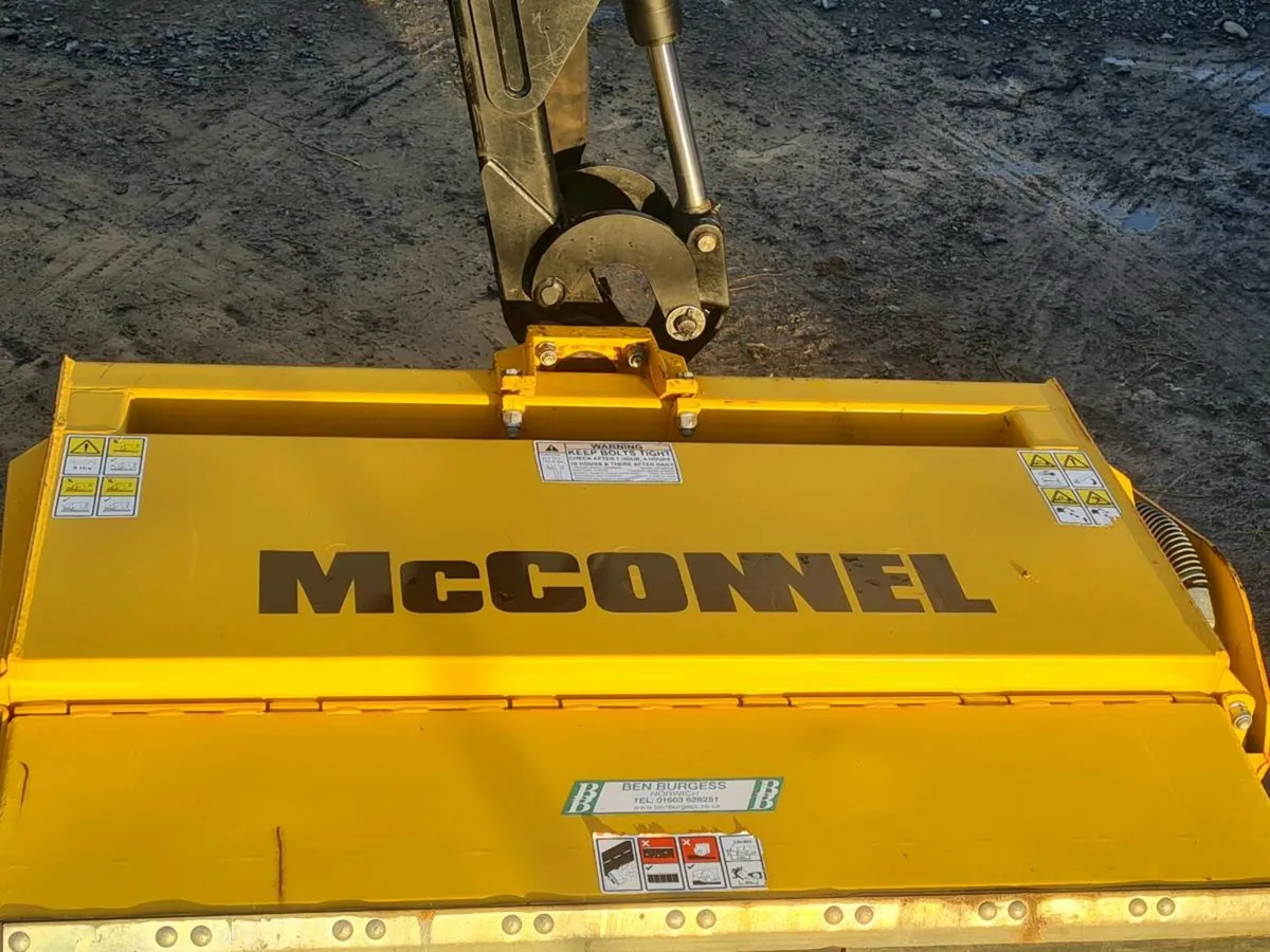 Mcconnel PA6575T Hedgecutter - Image 2