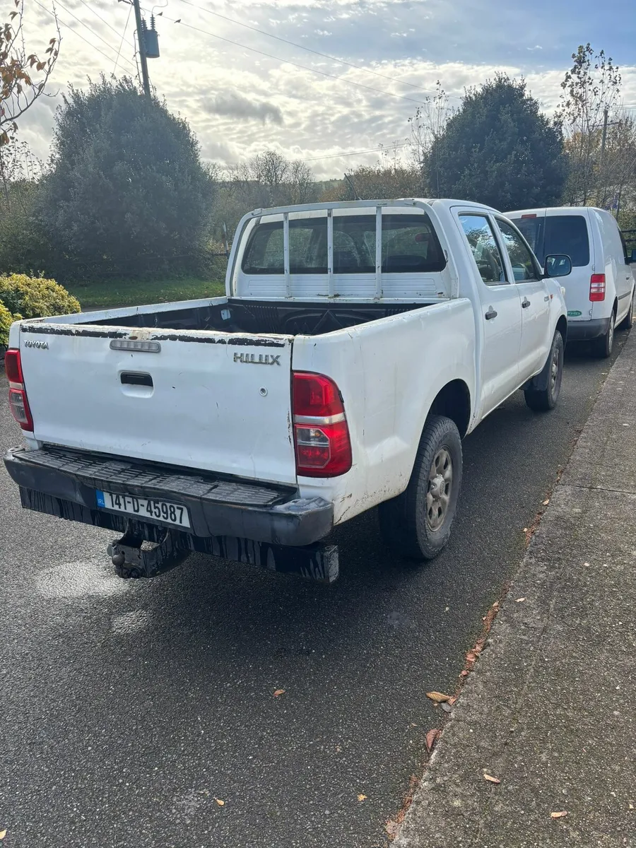 Toyota Hilux - Image 2