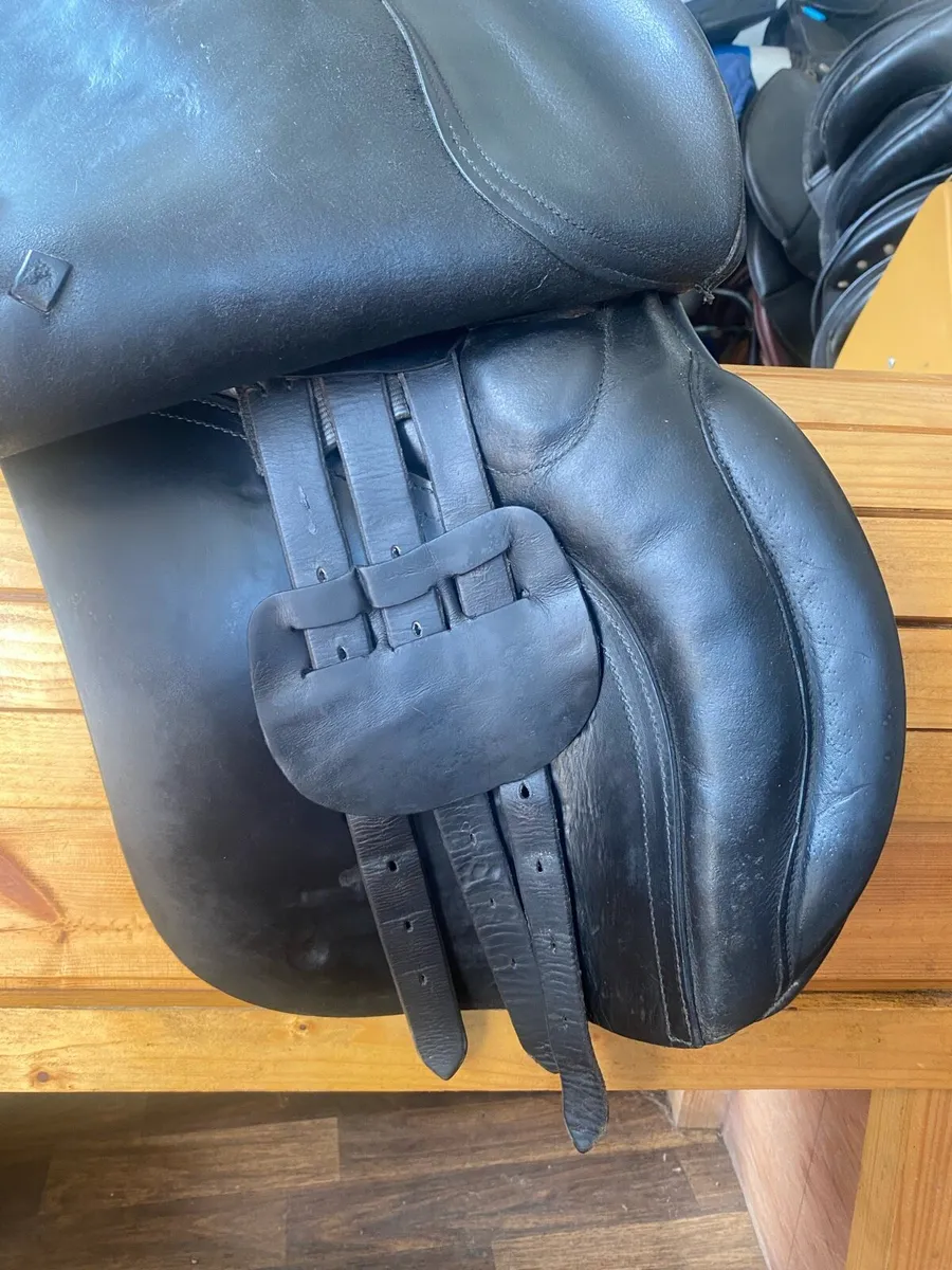 Rosewood 16.5 black Leather saddle - Image 3
