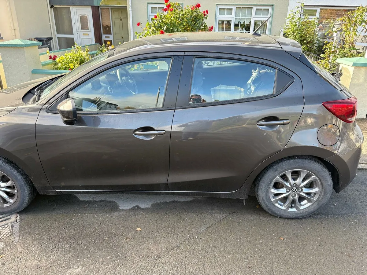 Mazda 2 - Image 2