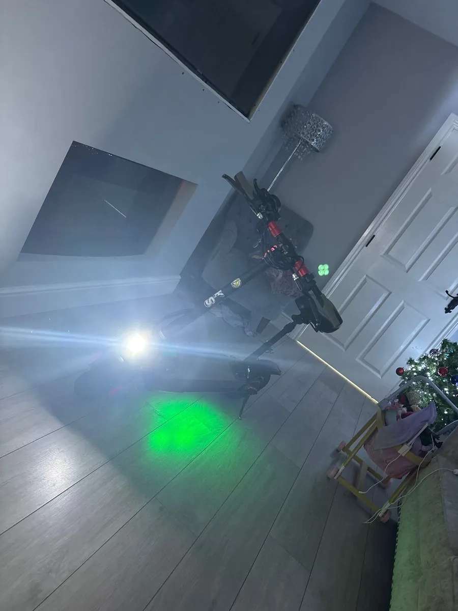 E scooter - Image 1