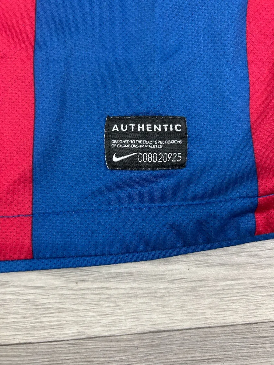 Genuine Vintage 2010 Barcelona anime Jersey Shirt - Image 2