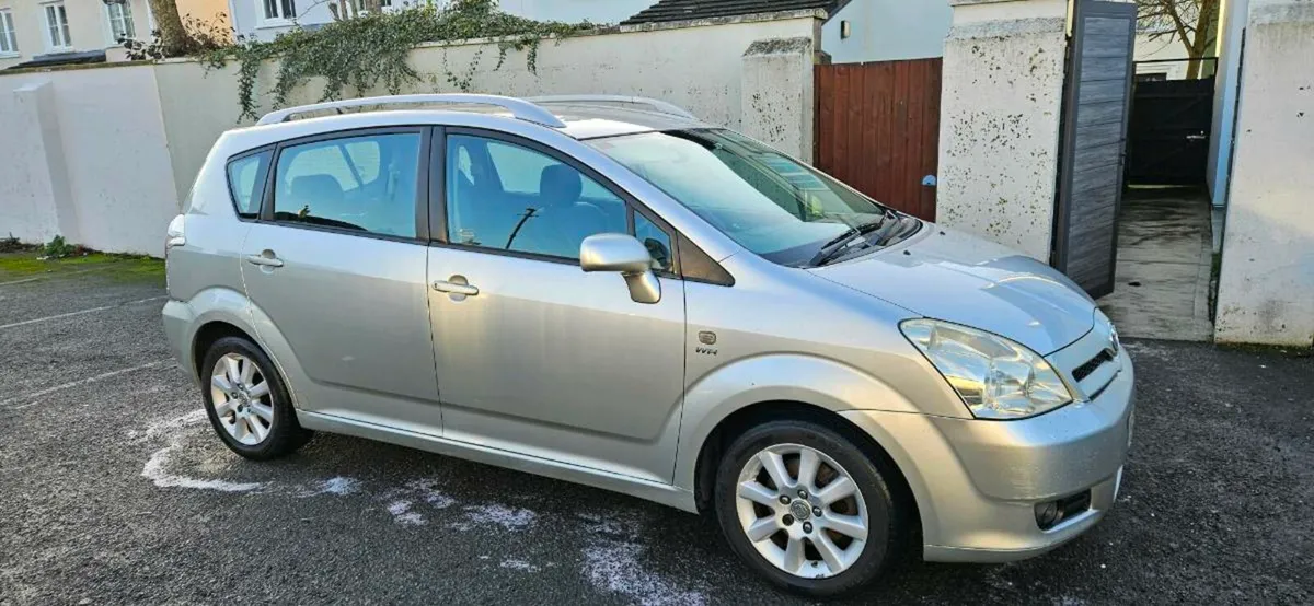 Toyota Corolla Verso – 7 Seater • Top Spec - Image 3