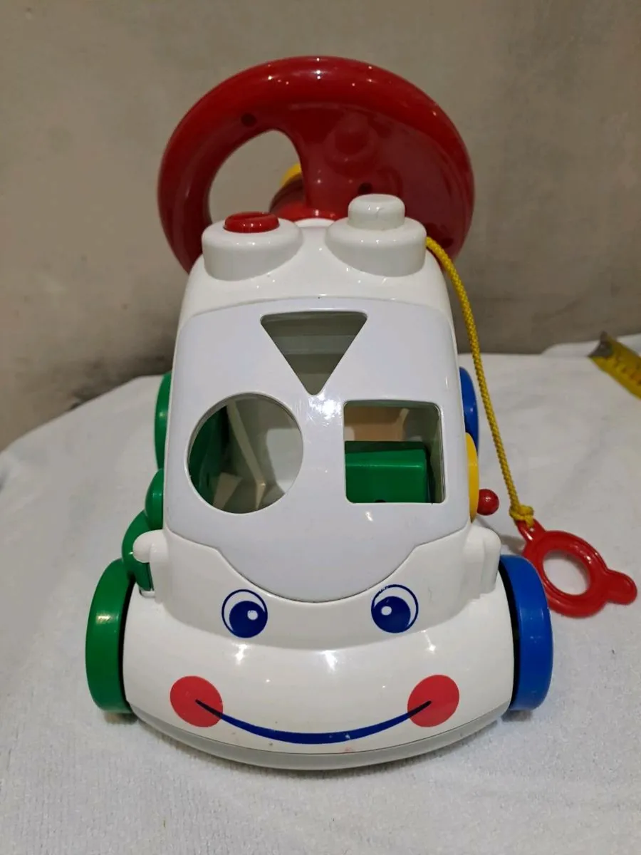 1980s Tomy shape sorter car - Image 1