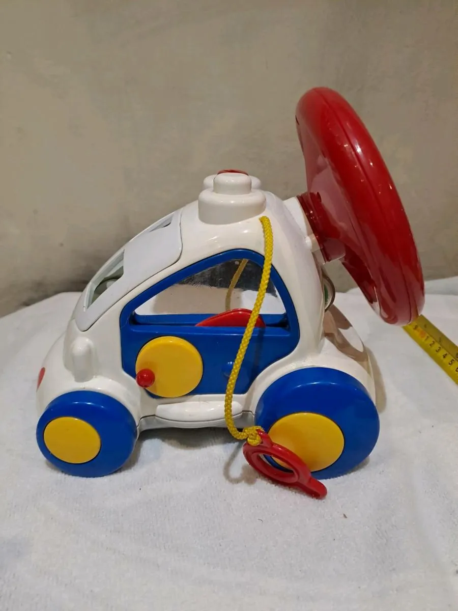 1980s Tomy shape sorter car - Image 2