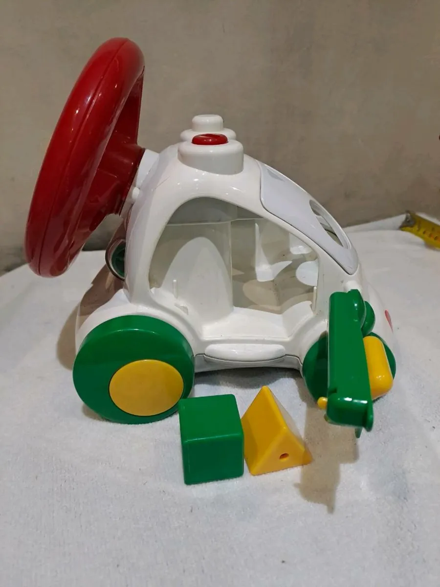 1980s Tomy shape sorter car - Image 4