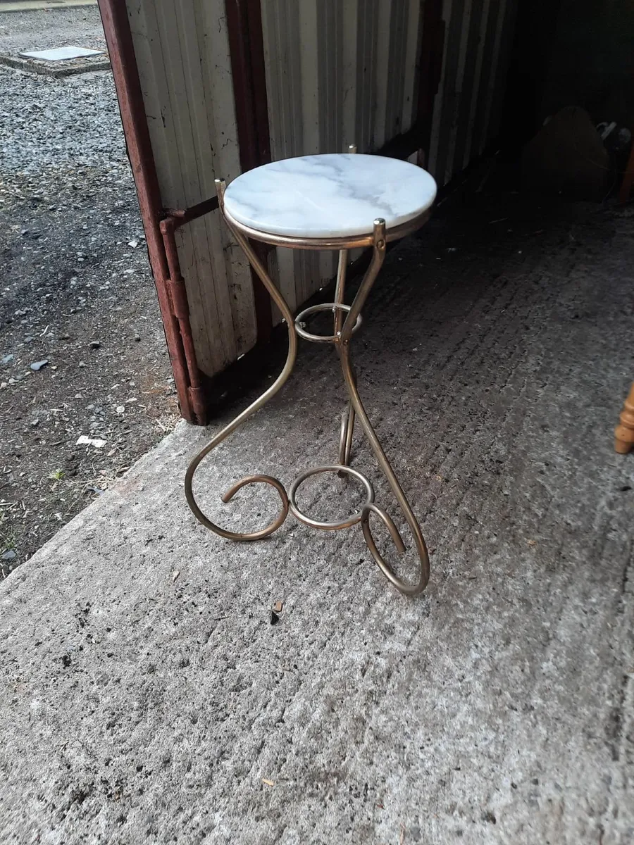 Plant table - Image 1