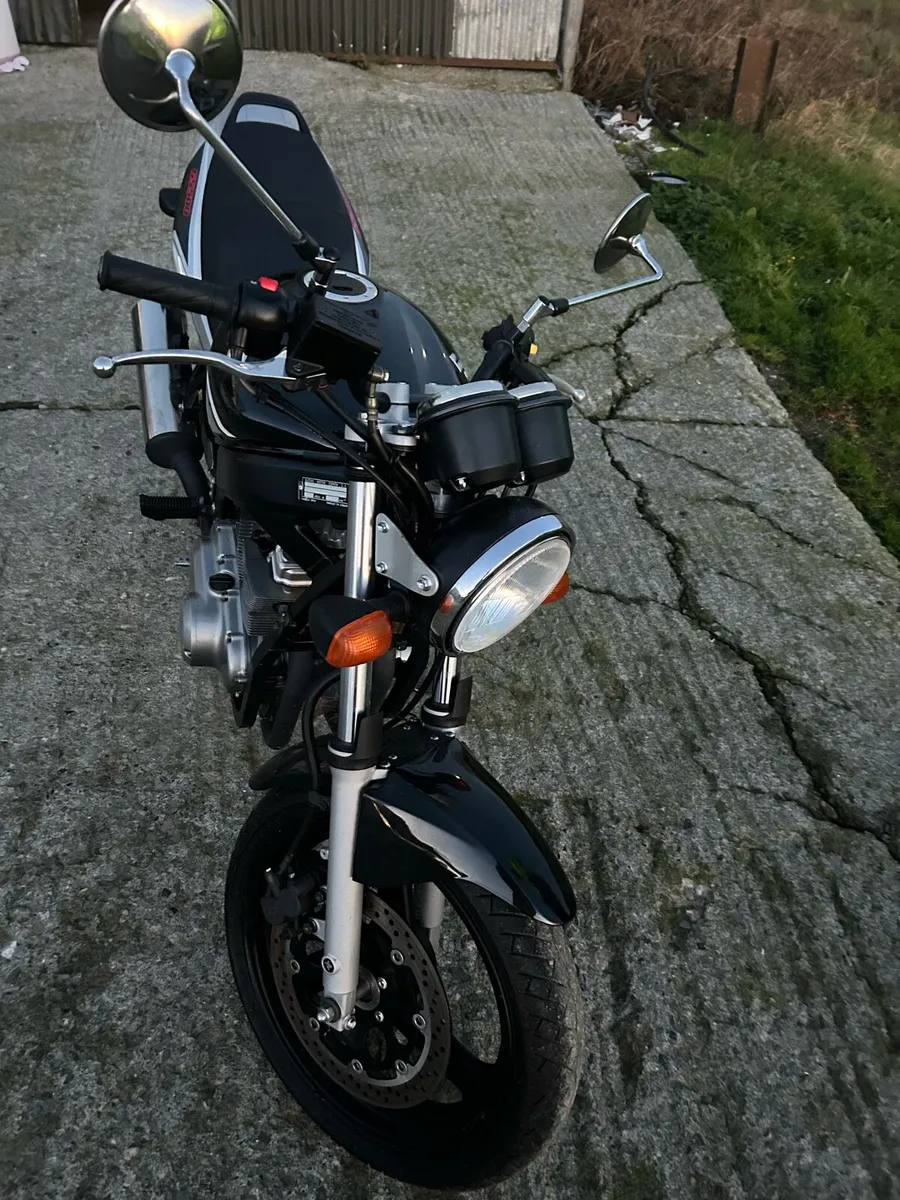 Suzuki GS500 - Image 1