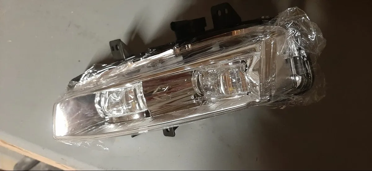 Range rover Fog light - Image 1