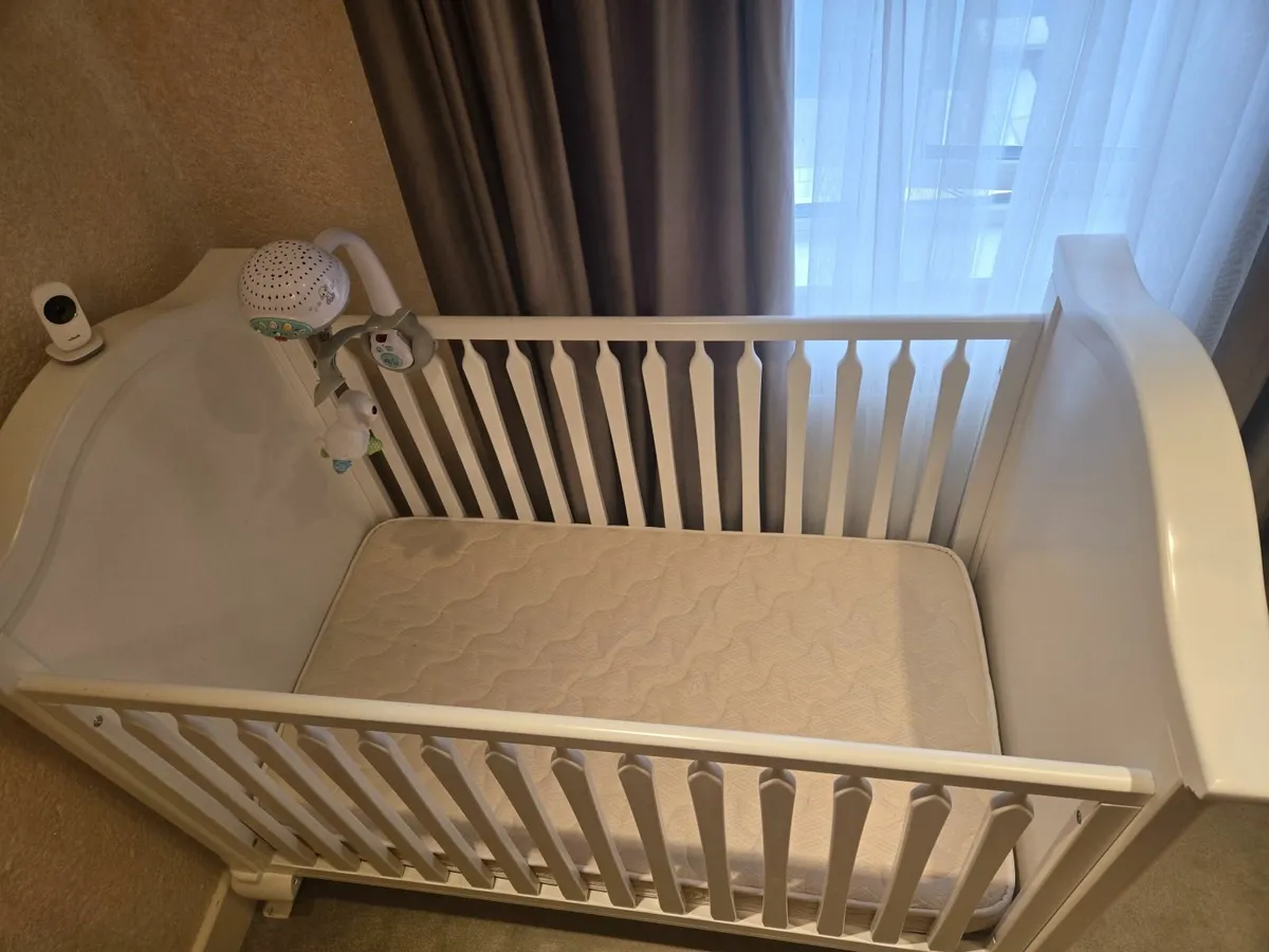 Baby cot - Image 2