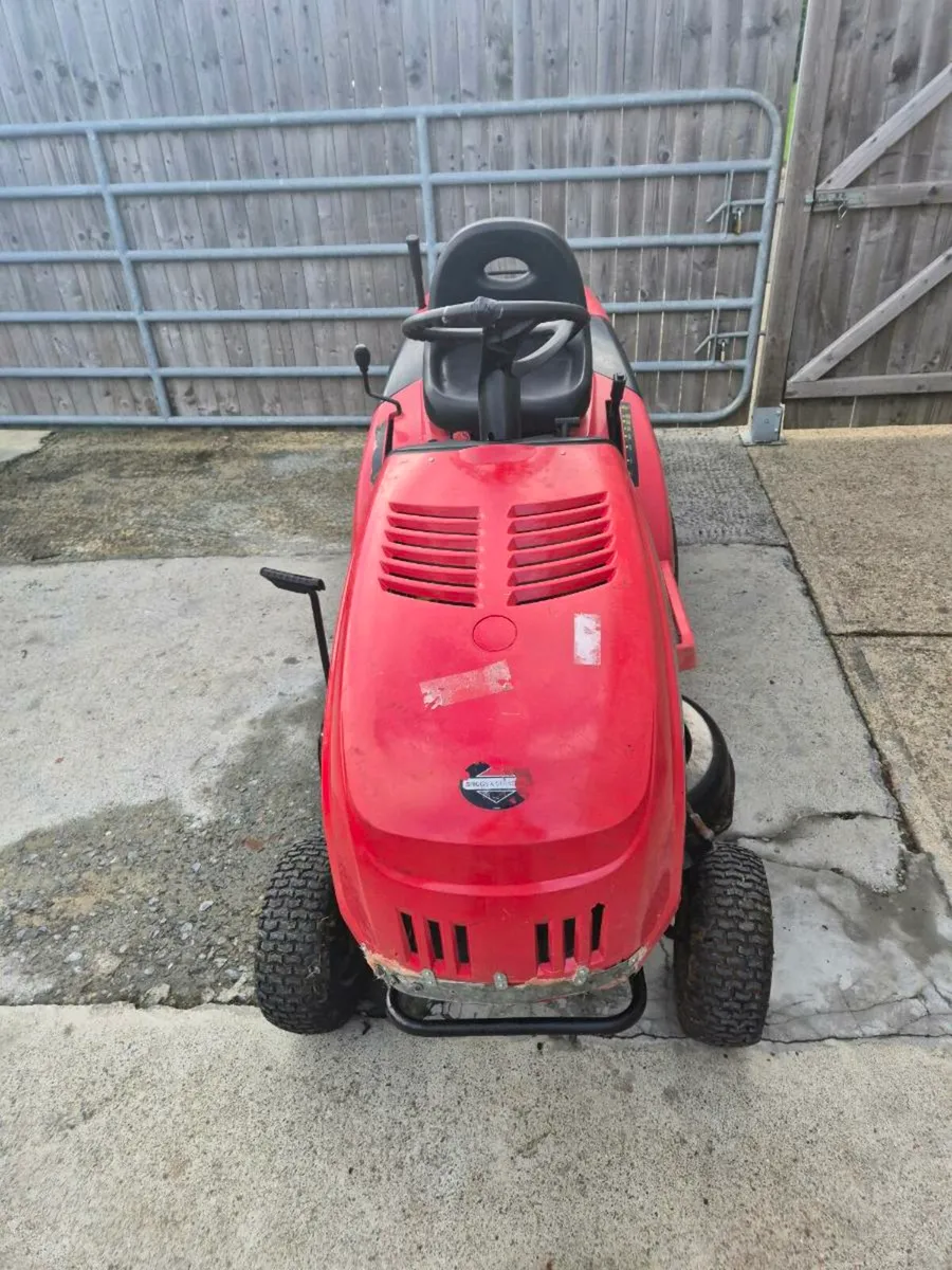 Castlegarden Ride mower - Image 1