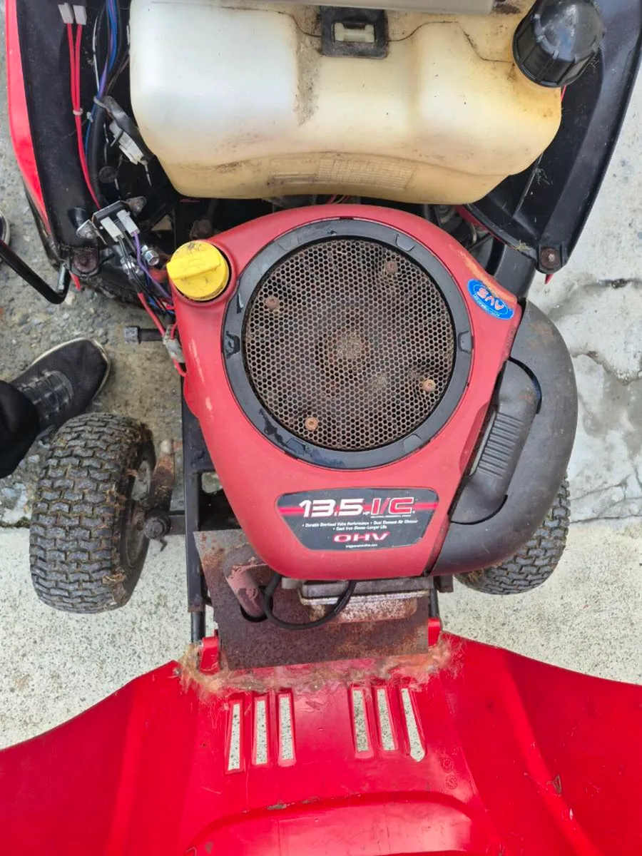 Castlegarden Ride mower - Image 2