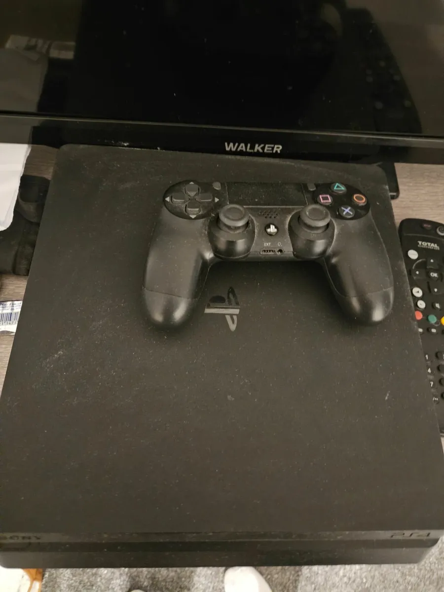 PlayStation 4 slimline