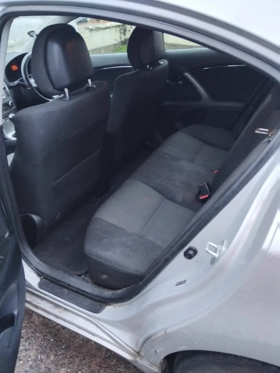 Toyota Avensis 2013 - Image 3