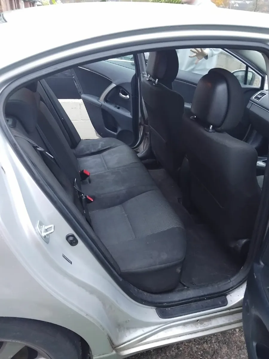 Toyota Avensis 2013 - Image 4