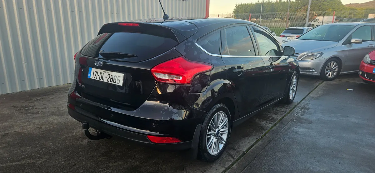 Ford Focus 1.5 tdci 120 zetec plus edition - Image 4