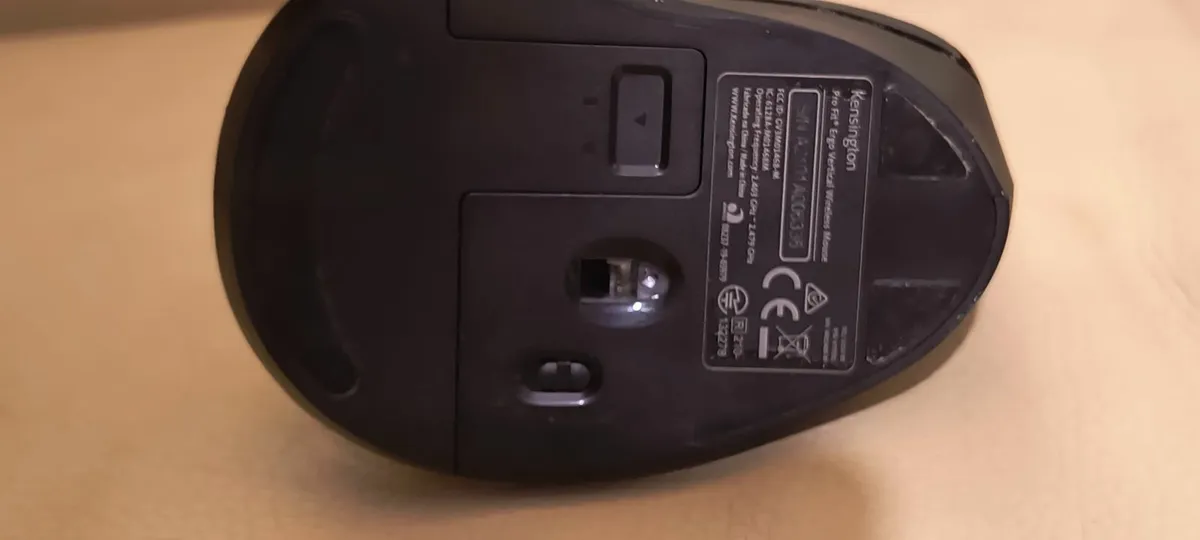 Vertical Wireless Mouse - Image 2