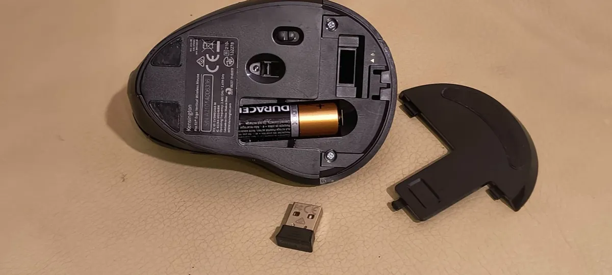 Vertical Wireless Mouse - Image 3