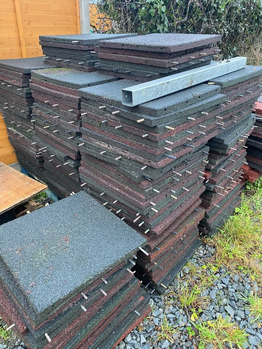 Used rubber matting - Image 1