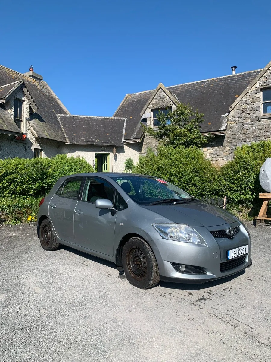 Toyota Auris 2009 - Image 1