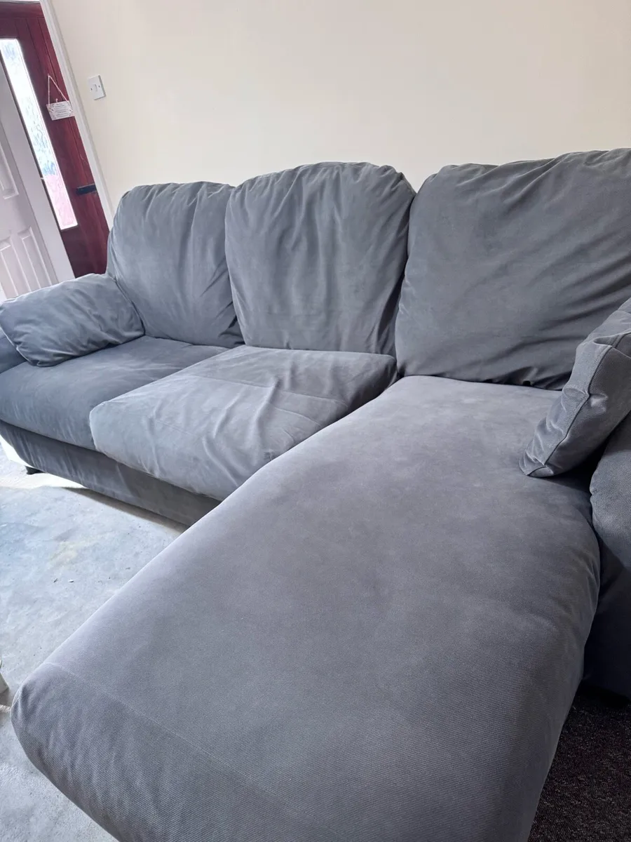 Sofa for €450 - Image 2