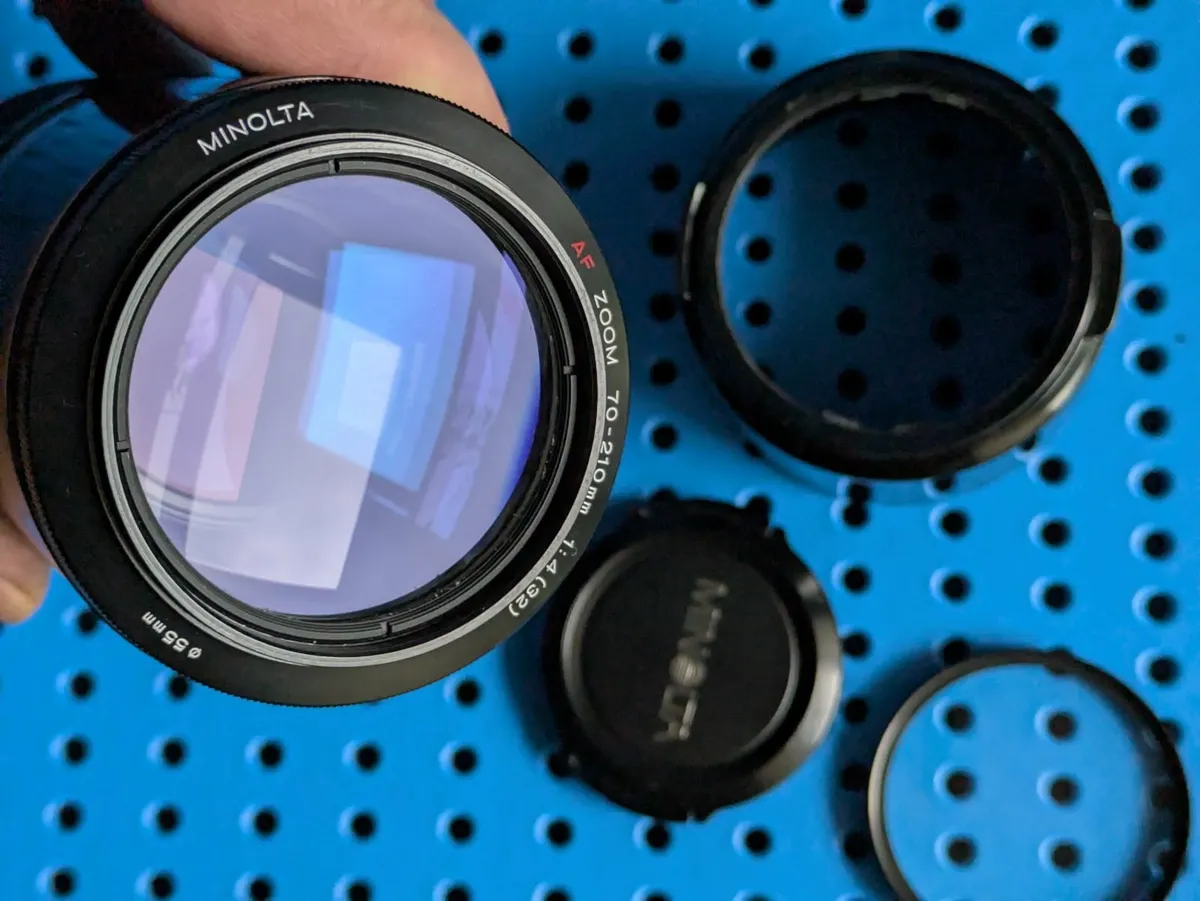 Minolta AF 70-210mm f/4 "beercan" lens - Image 1