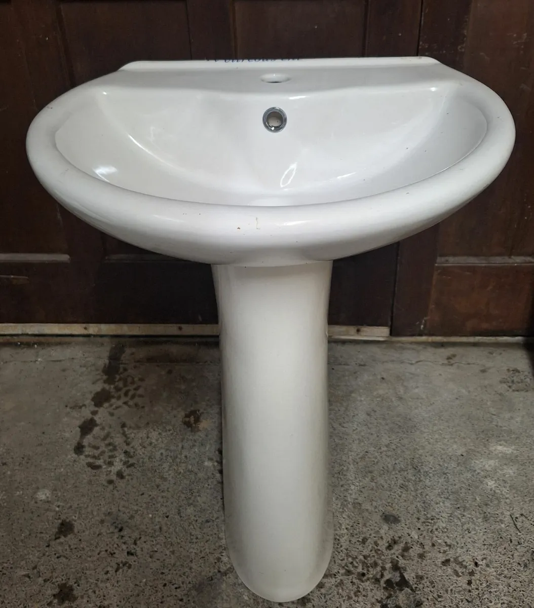 Pedastal sink FREE!!