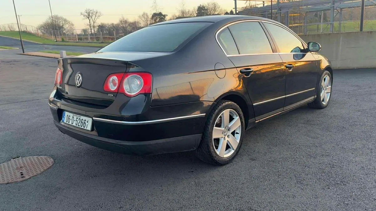 Volkswagen Passat - Image 3