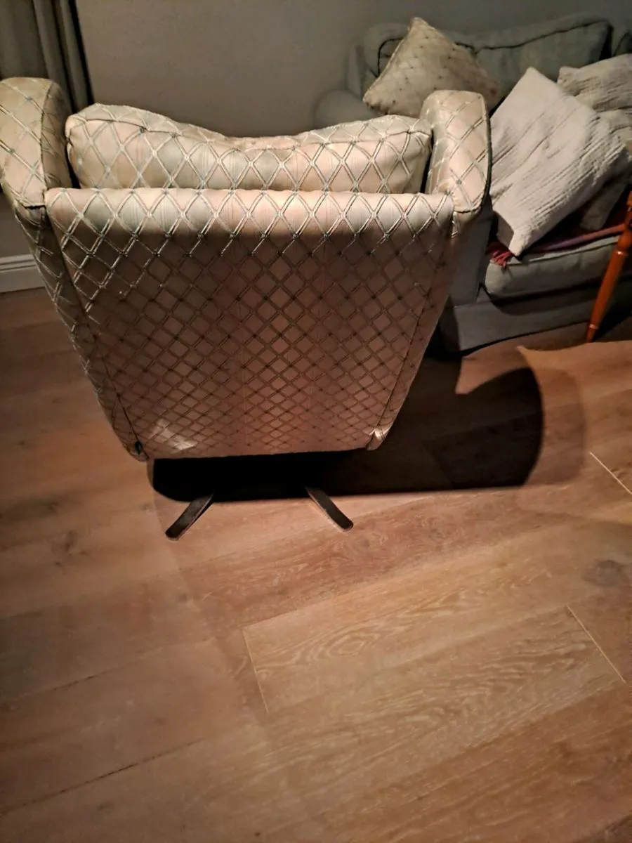 Swivel Chair - Image 2