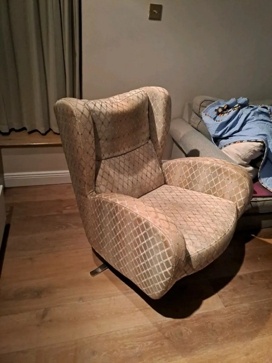 Swivel Chair - Image 4