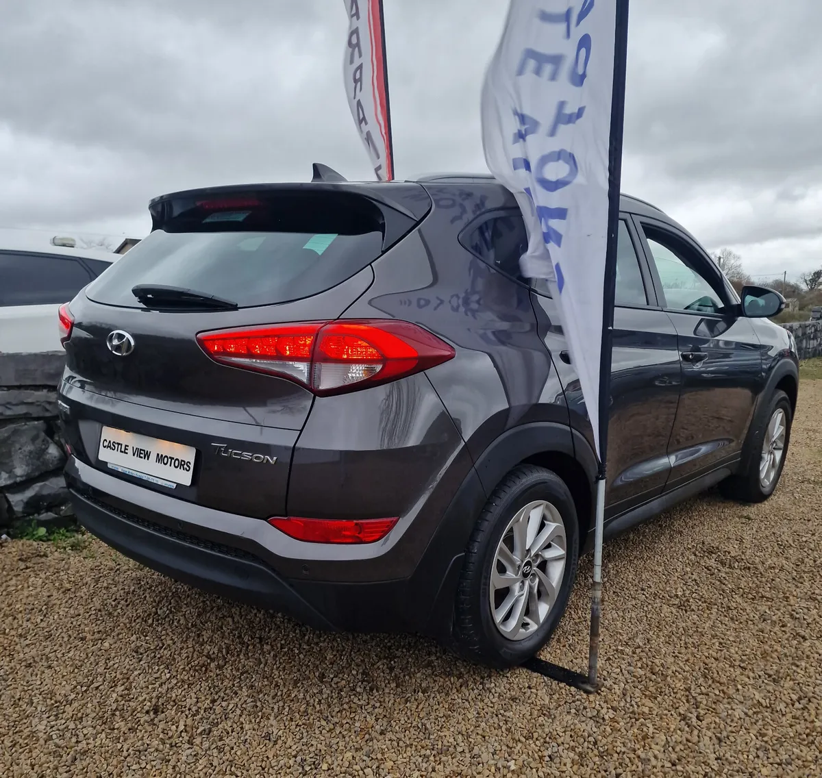 16 Hyundai Tucson 1.7D NEW NCT MINT - Image 3