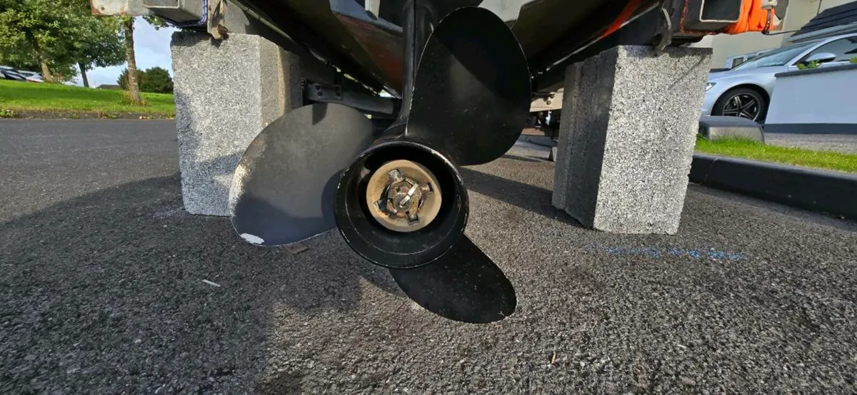 Suzuki outboard 100hp engine - Image 4