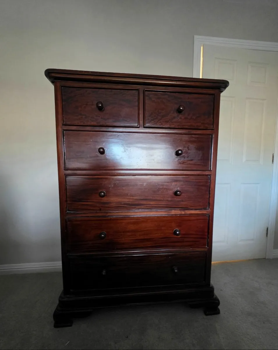 Bedroom furniture set - Image 2