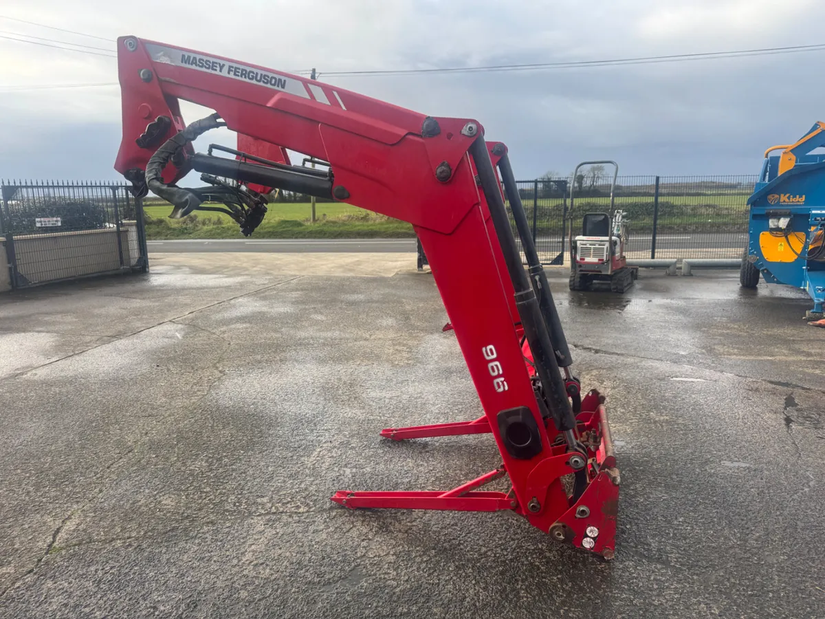 Massey Ferguson 966 Loader & Brackets - Image 3