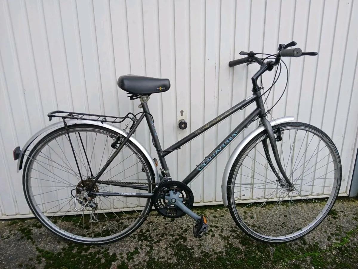 Large selection of Mens and womens hybrid bikes - Image 4