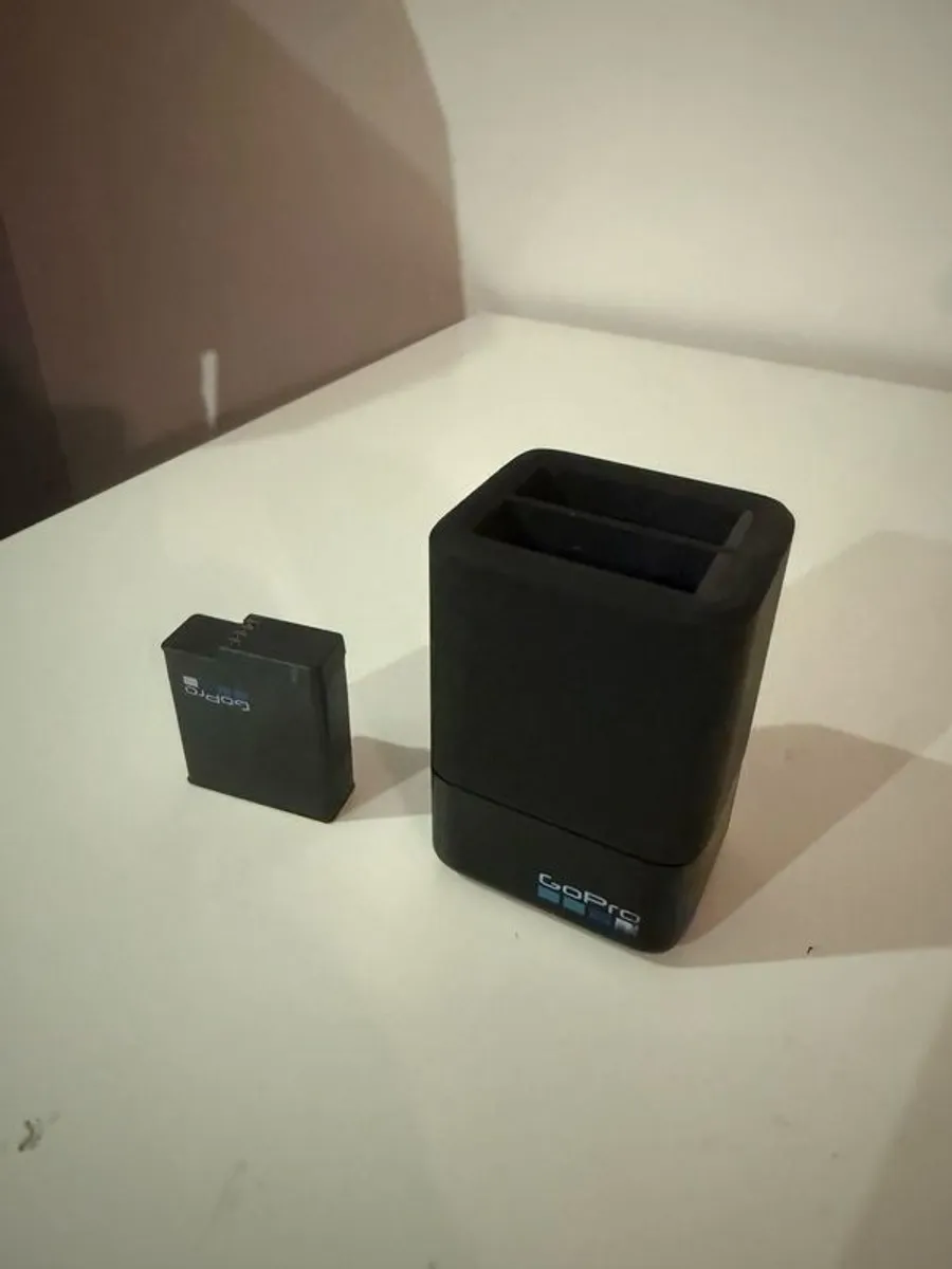 GoPro Hero 7 Black bundle! - Image 1