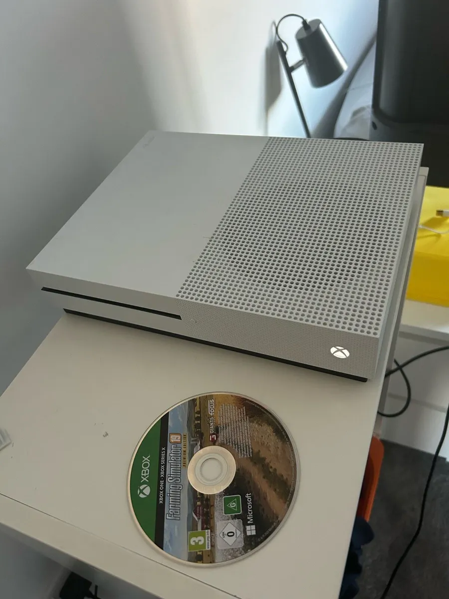 Xbox 1S - Image 1