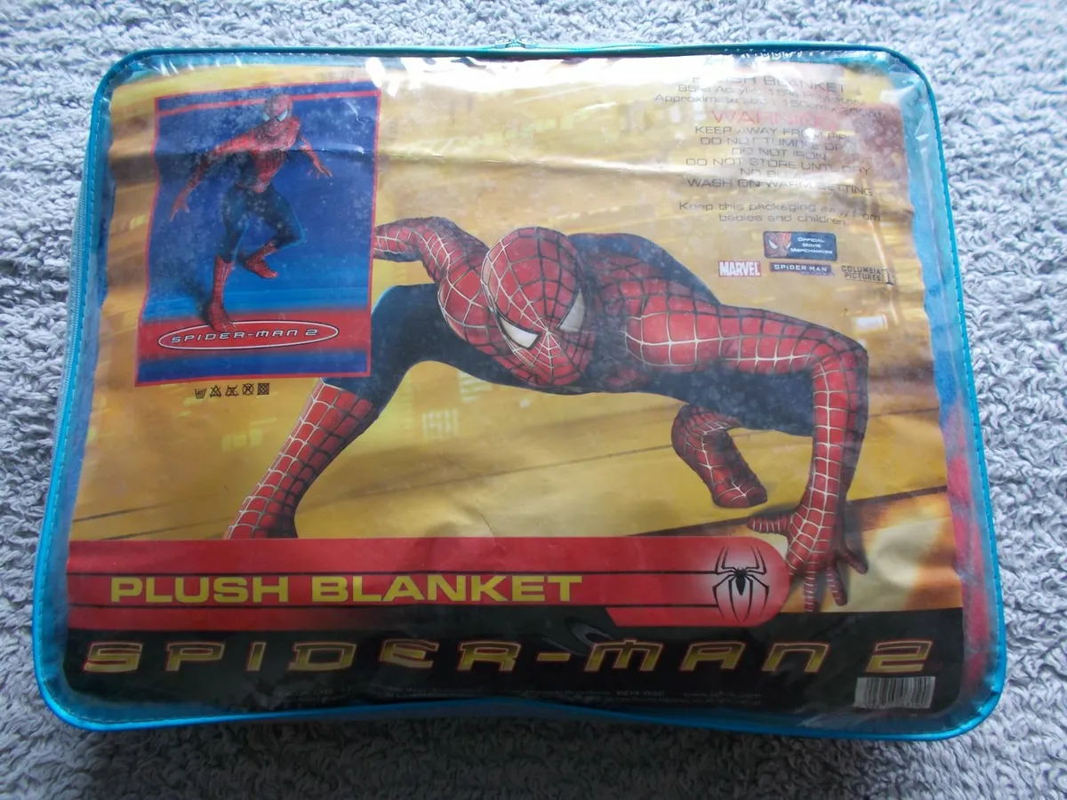 Spiderman 2 Plush Blanket & DVD - Image 1