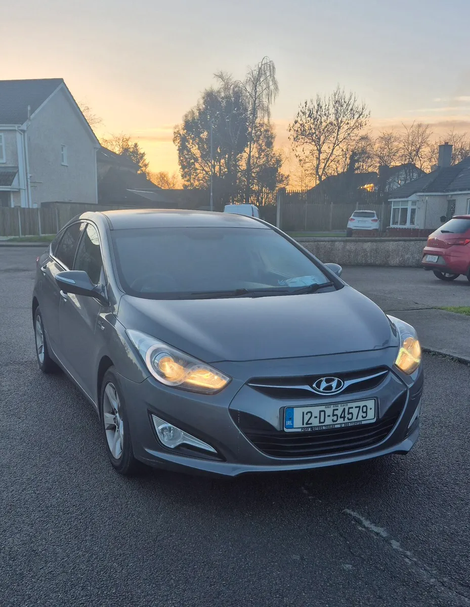 2012 HYUNDAY I40 NCT 06/2026 & TAX  03/2026 - Image 1