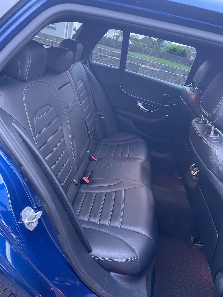 Mercedes c300de amg premium plus night package. - Image 4