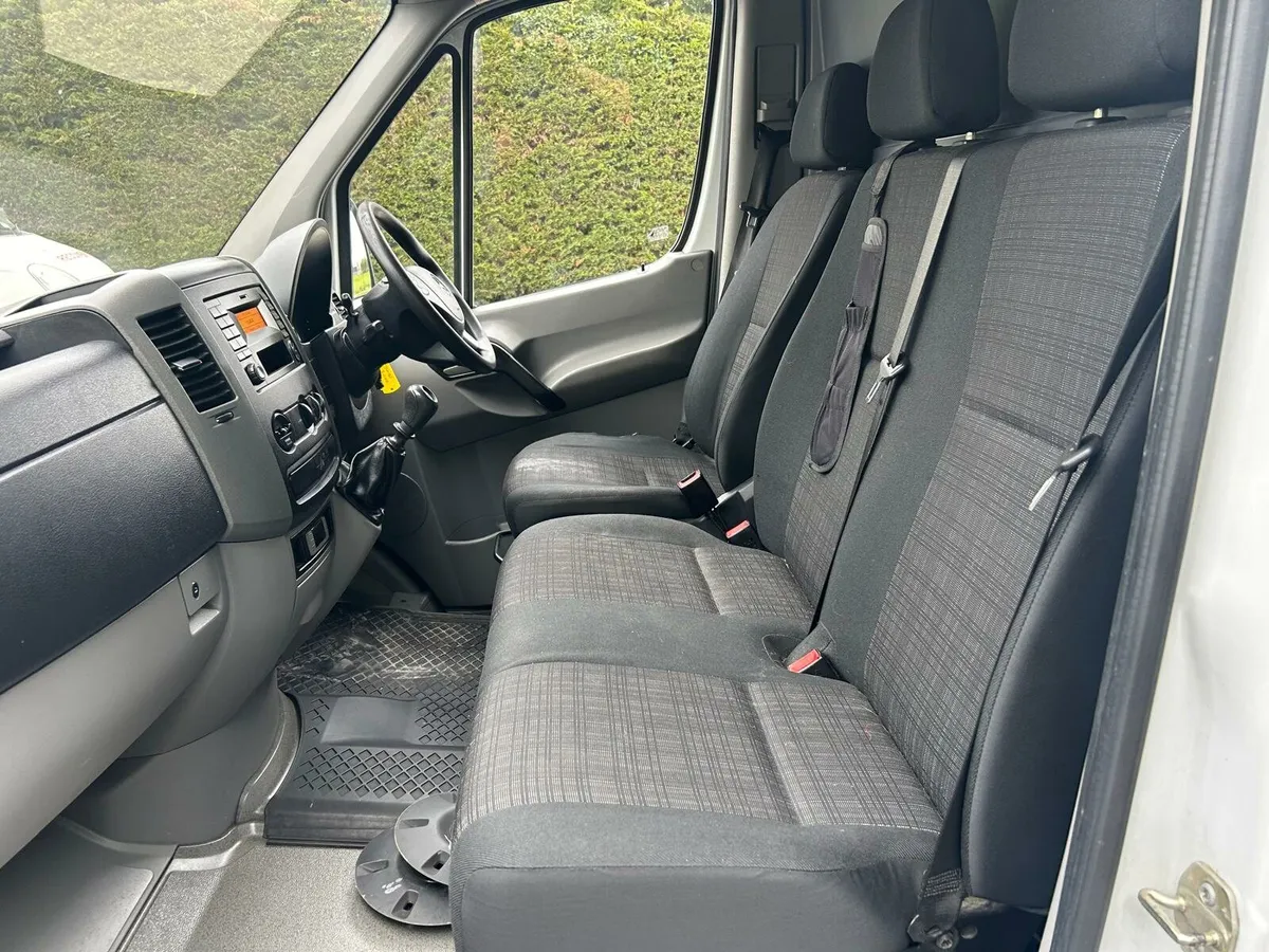 Mercedes sprinter fridge van - Image 2