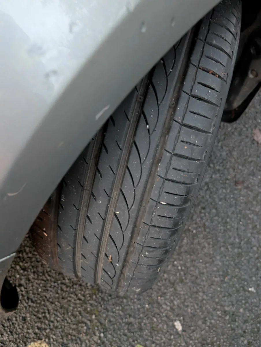 Opel Astra 2010 - Image 2