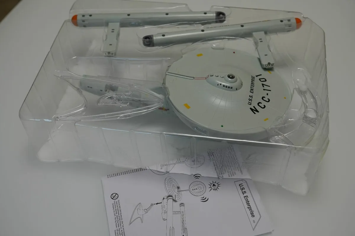 BANDAI Original Enterprise Star Trek Model - Image 3