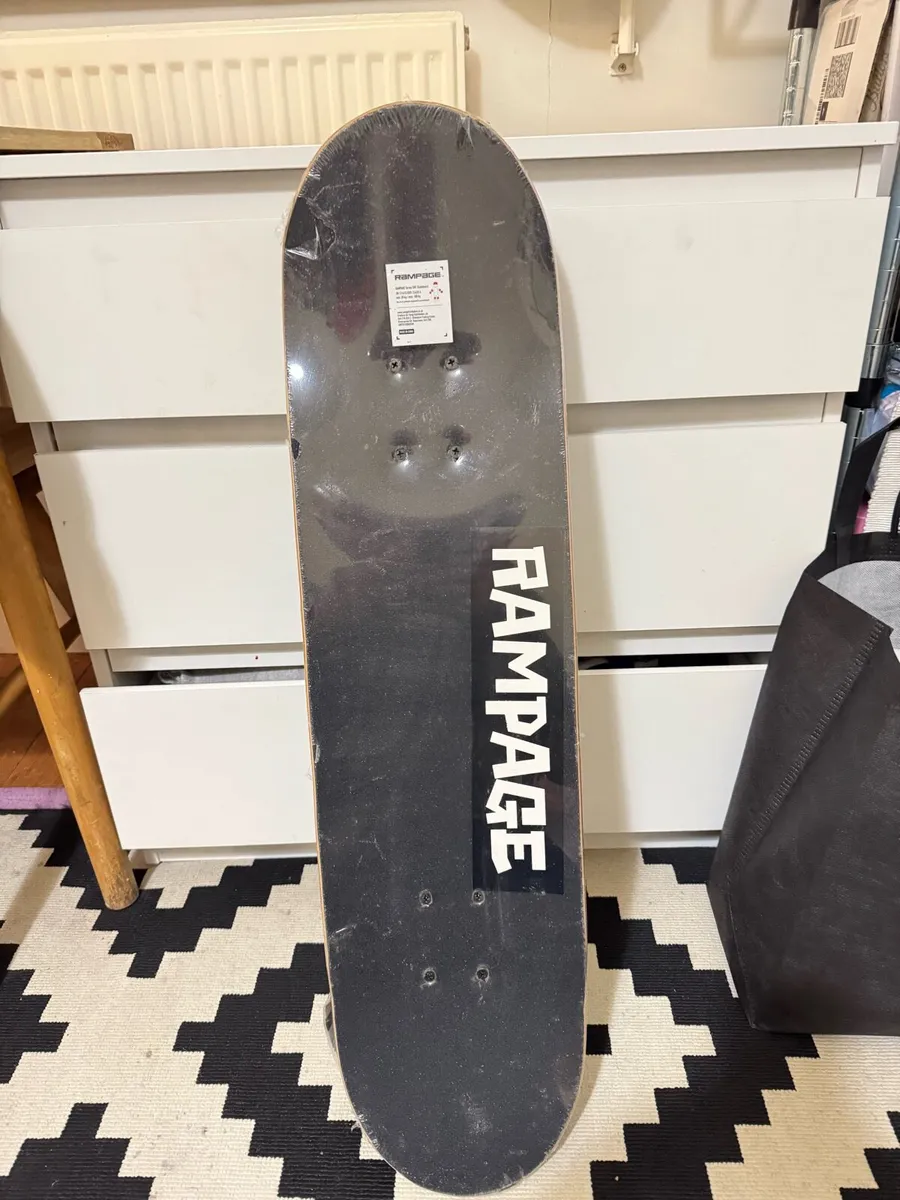 Skate board - Image 2