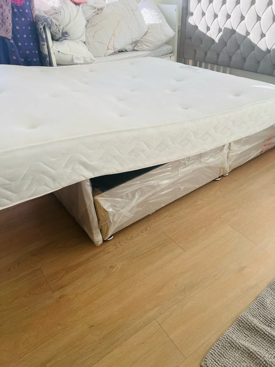King size Comfy Mattress almost brand new - Image 3