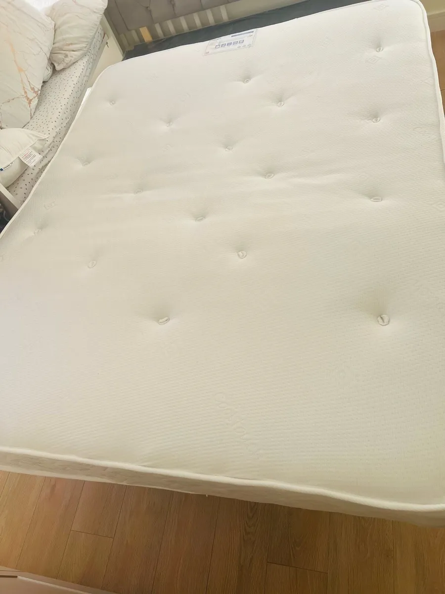 King size Comfy Mattress almost brand new - Image 4