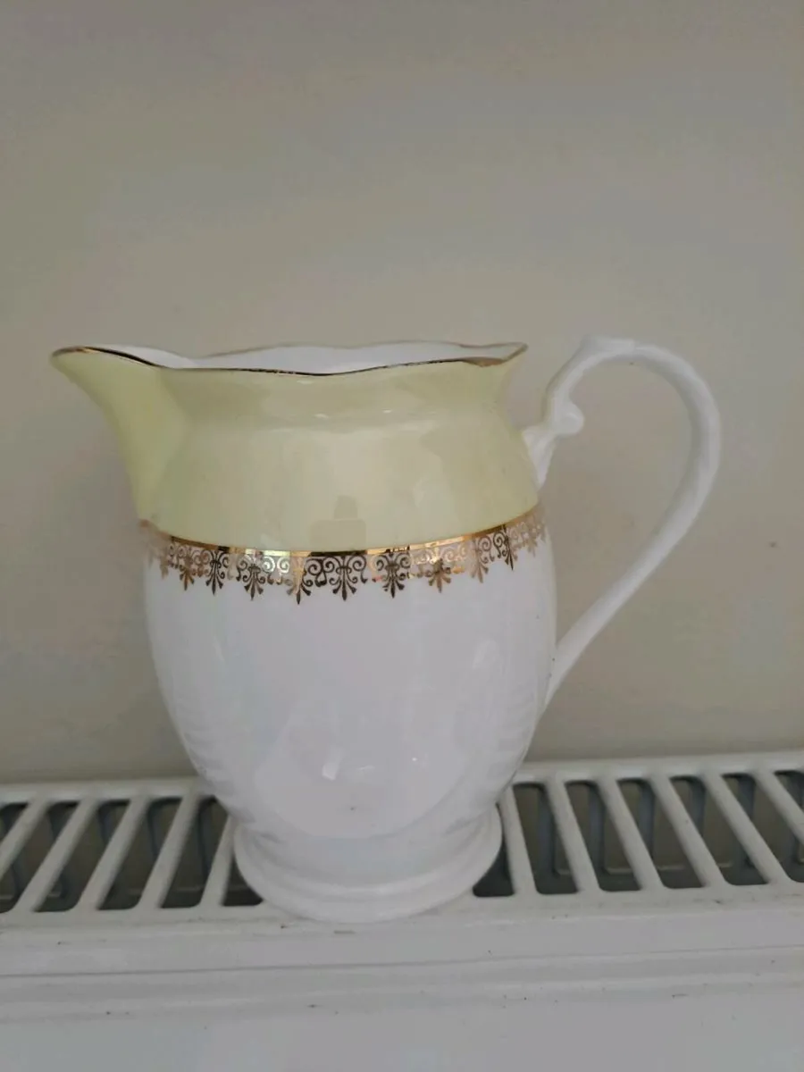 Royal Grafton creamer - Image 1