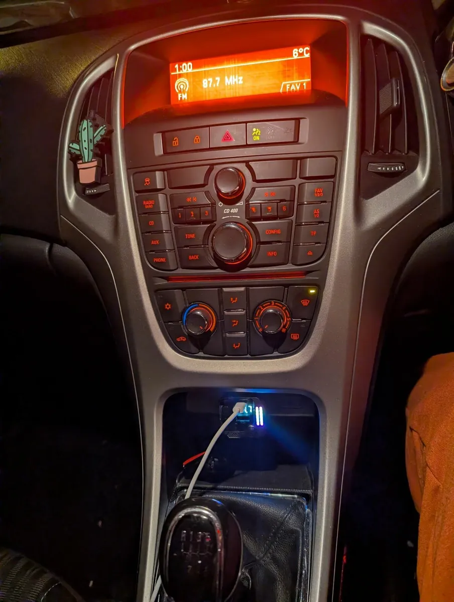 Opel Astra 2010 - Image 3