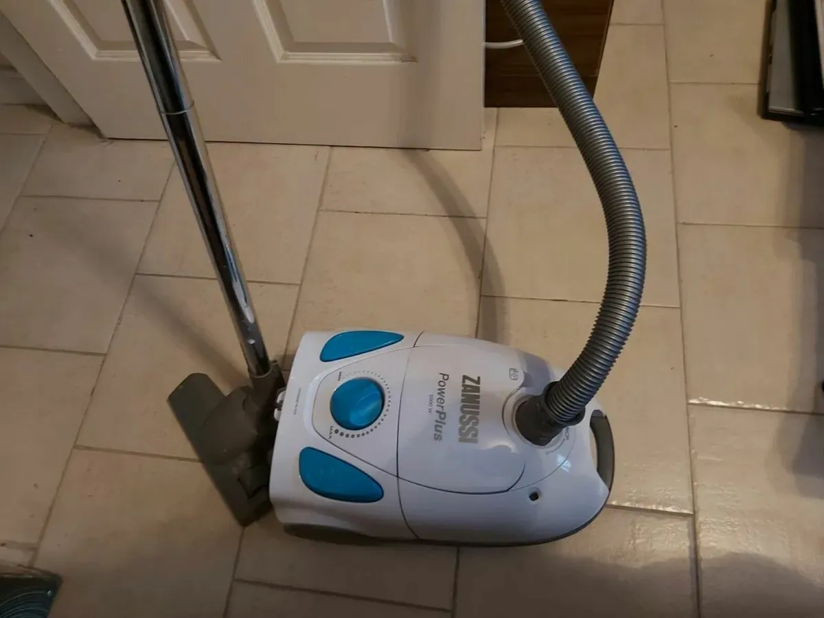 ZANUSSI PowerPlus 2000 W Vacuum Cleaner, ZAN4402