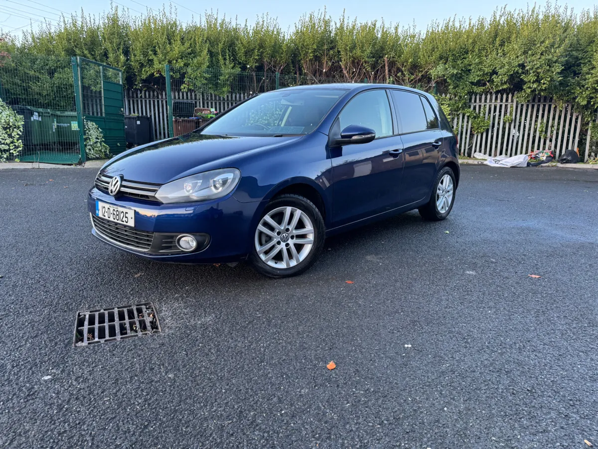 Volkswagen Golf 2012 Automatic low mileage 52 km - Image 2